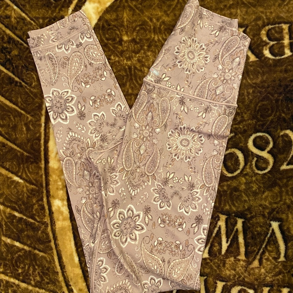 Aerie Chill Play Move Leggings paisley print